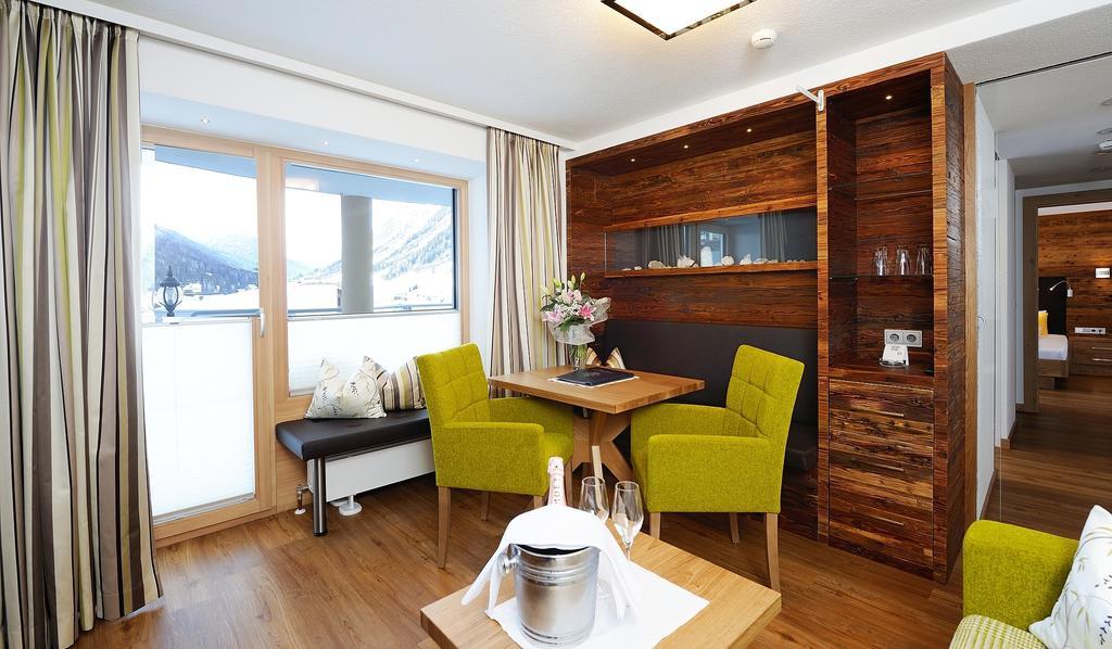 Hotel Jaegerhof Ишгль Номер фото