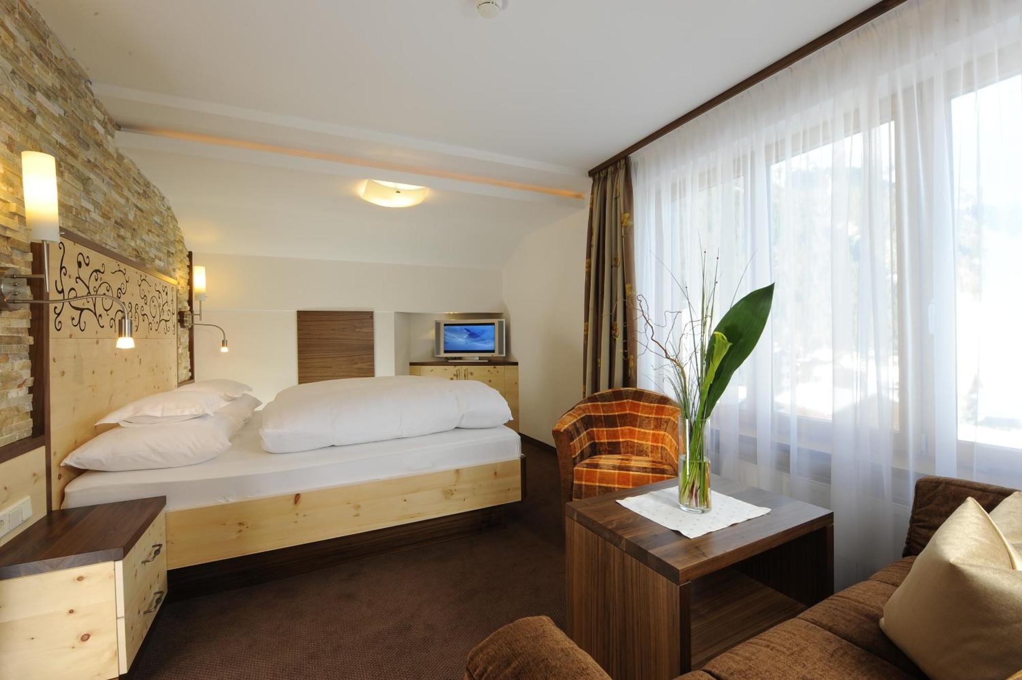 Hotel Jaegerhof Ишгль Экстерьер фото