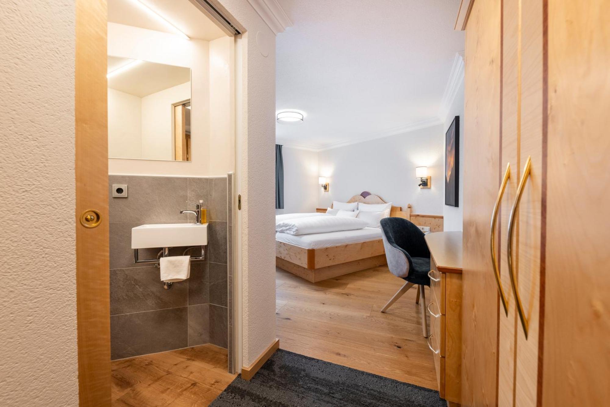 Hotel Jaegerhof Ишгль Экстерьер фото